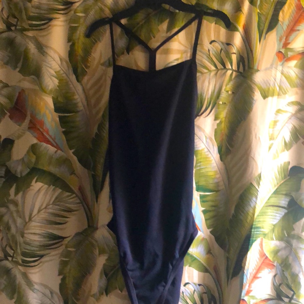 Speedo Women's black sleek one piece swimsuit.